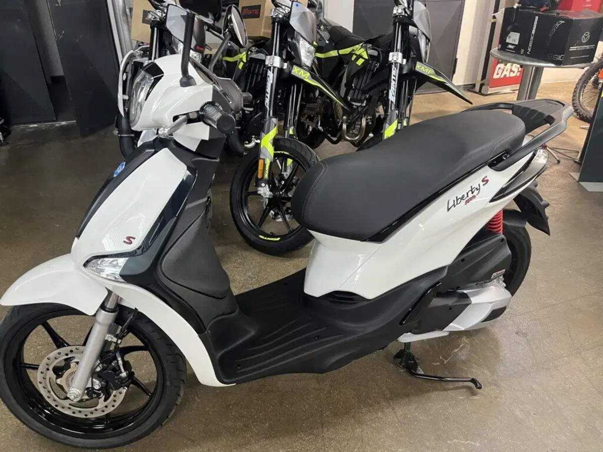 Piaggio Liberty 125 (2025 - 26) (2)