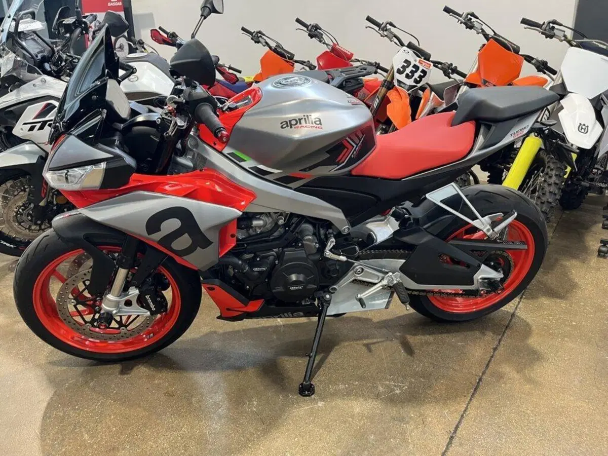 Aprilia Tuono 660 (2021 - 25) (2)