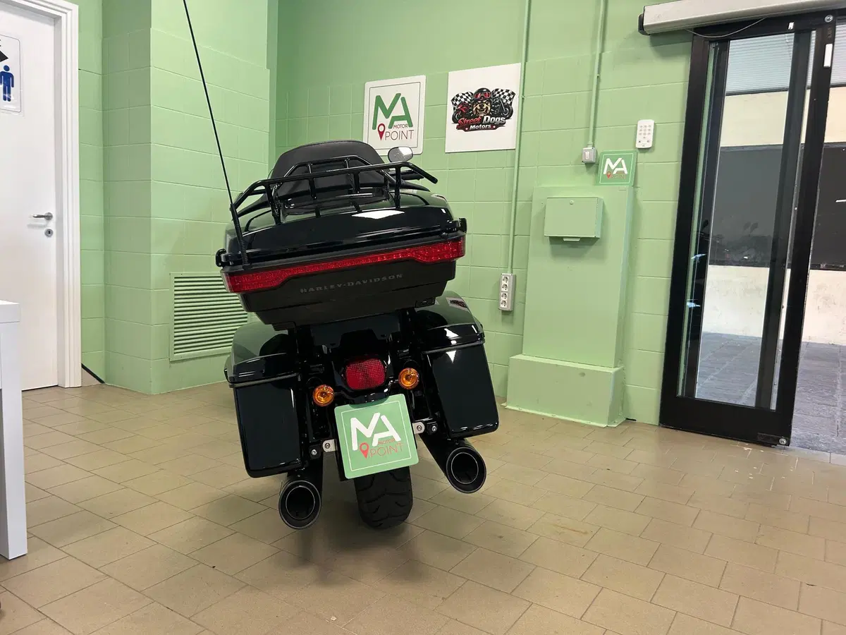 Harley-Davidson 114 Road Glide Limited (2020) - FLTRK (4)