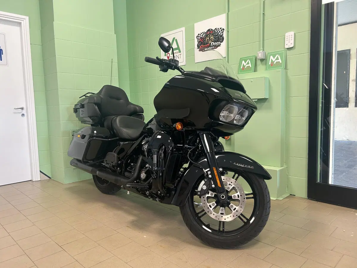 Harley-Davidson 114 Road Glide Limited (2020) - FLTRK (8)