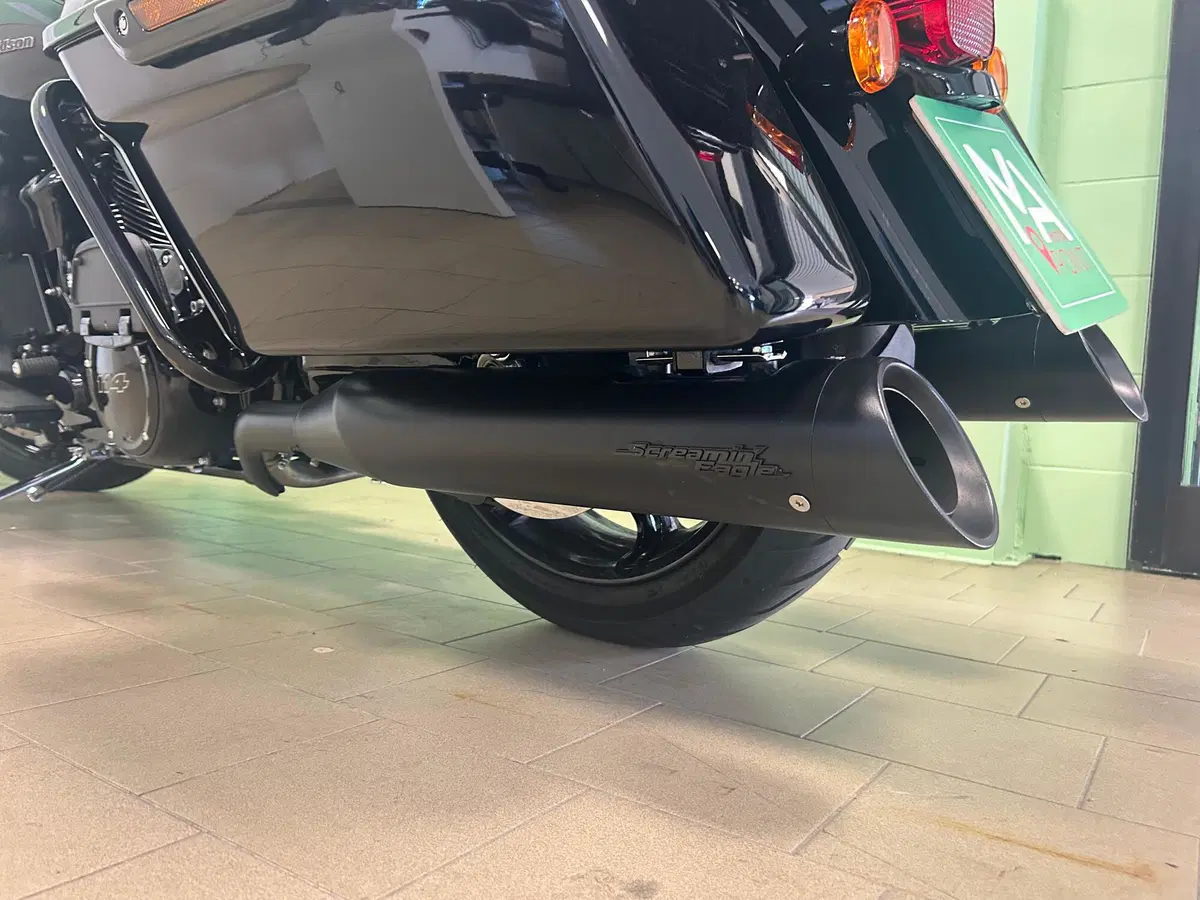 Harley-Davidson 114 Road Glide Limited (2020) - FLTRK (9)