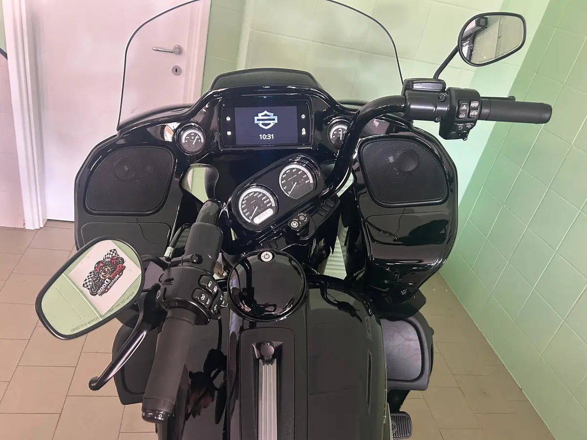 Harley-Davidson 114 Road Glide Limited (2020) - FLTRK (10)