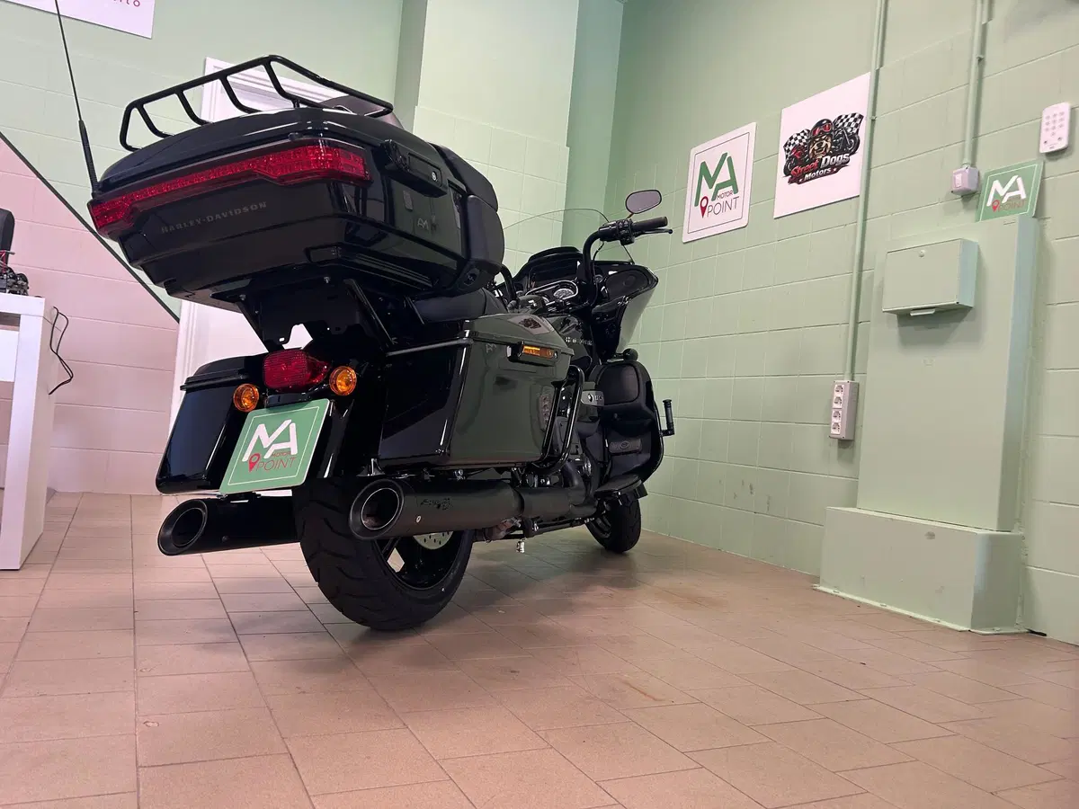 Harley-Davidson 114 Road Glide Limited (2020) - FLTRK (12)