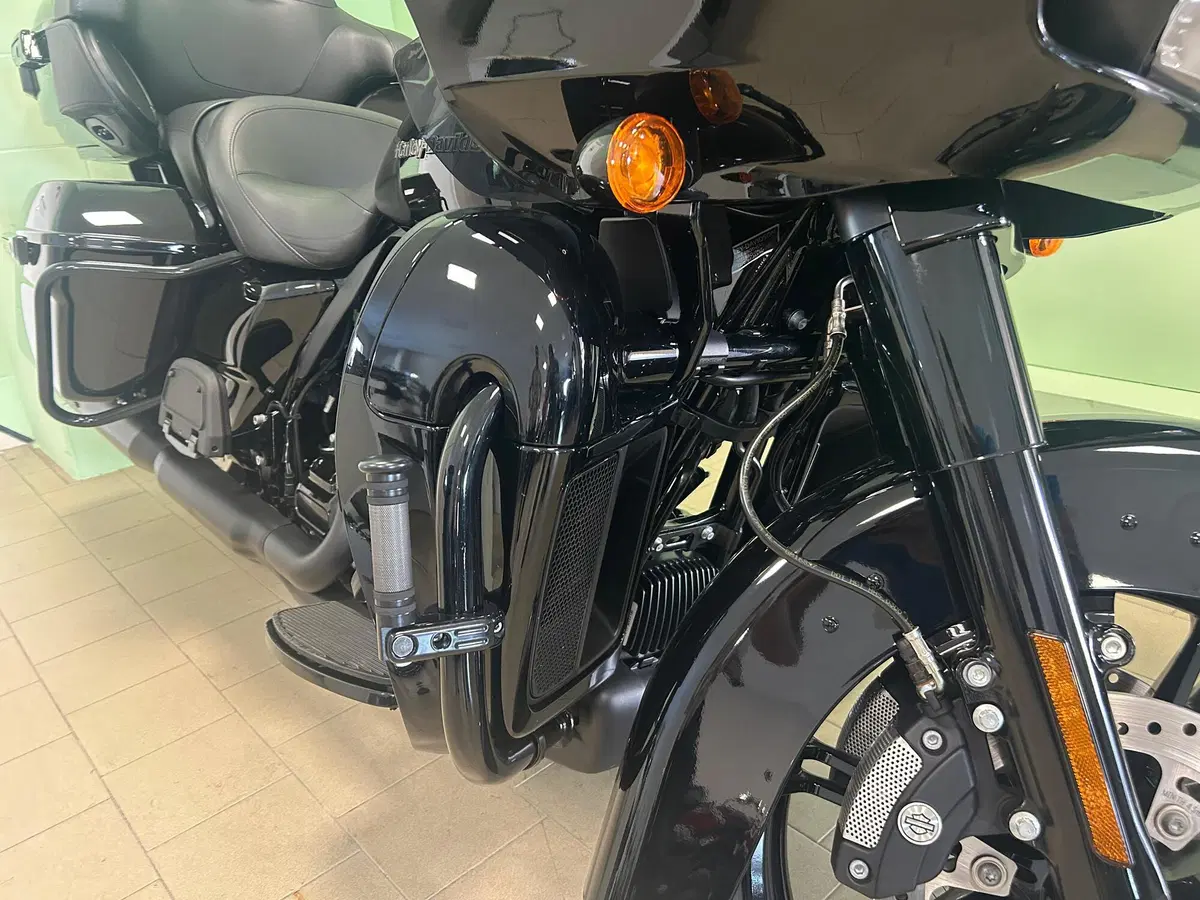 Harley-Davidson 114 Road Glide Limited (2020) - FLTRK (16)