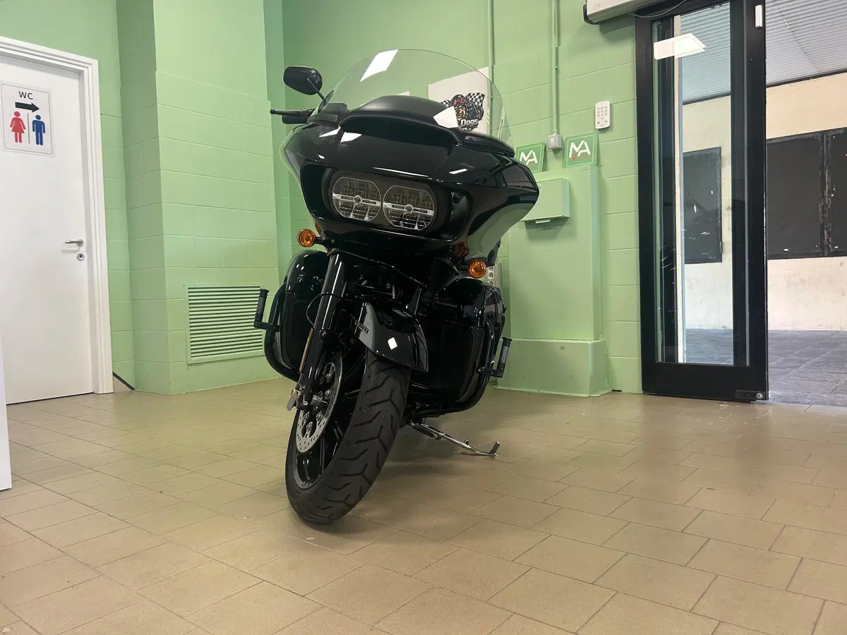 Harley-Davidson 114 Road Glide Limited (2020) - FLTRK (17)