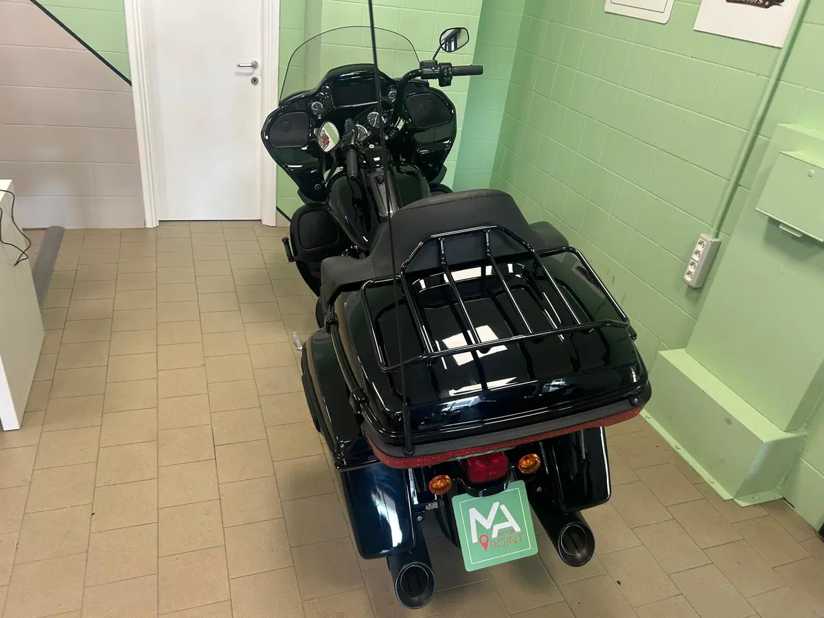 Harley-Davidson 114 Road Glide Limited (2020) - FLTRK (18)