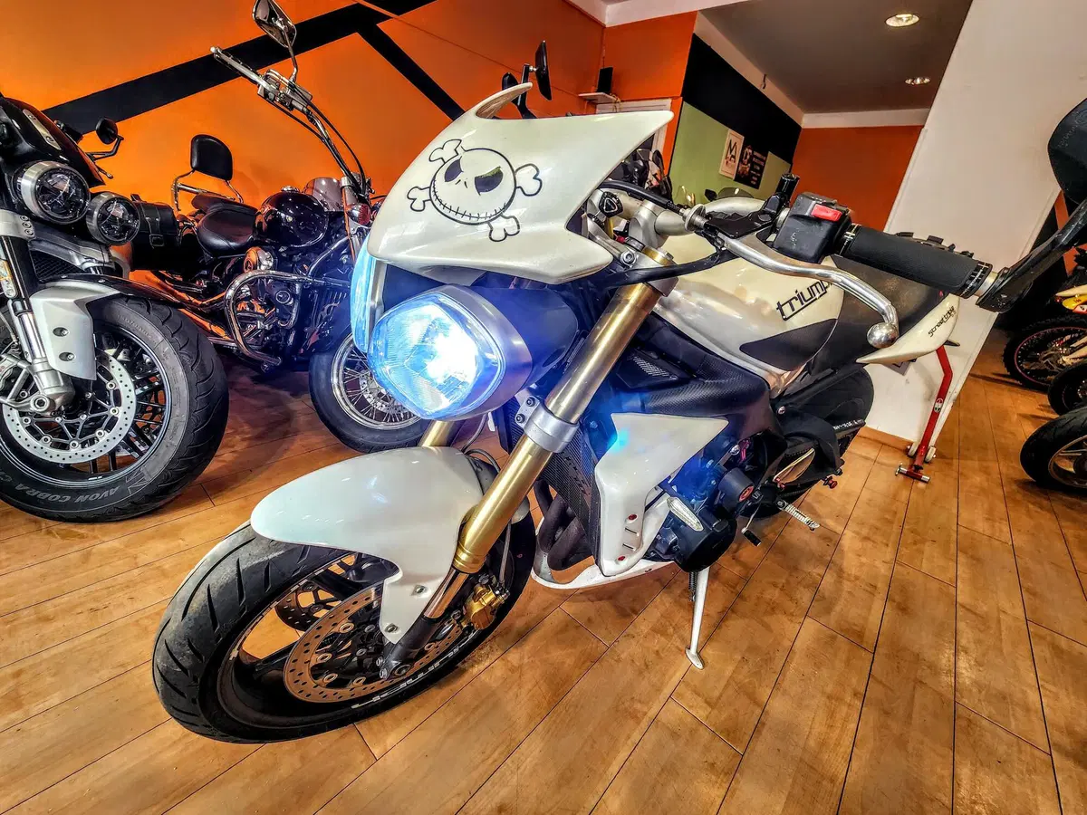 Triumph Street Triple (2007 - 12) (17)