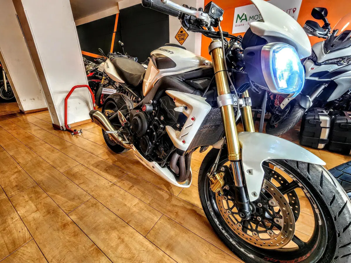 Triumph Street Triple (2007 - 12) (18)