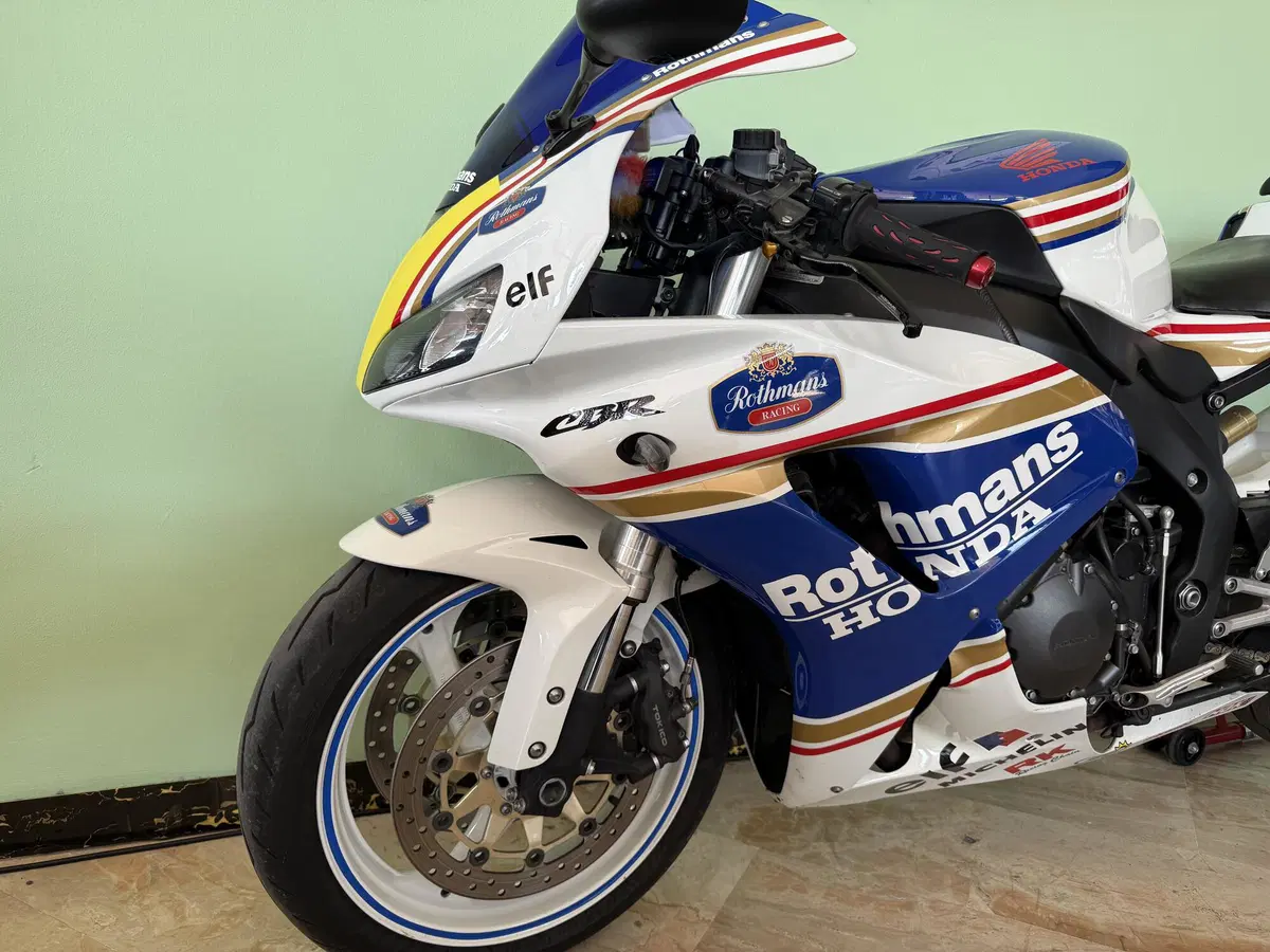 Honda CBR 1000 RR Fireblade (2006 - 07) (6)