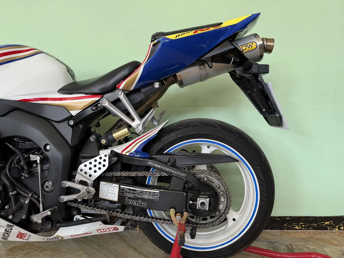 Honda CBR 1000 RR Fireblade (2006 - 07) (11)