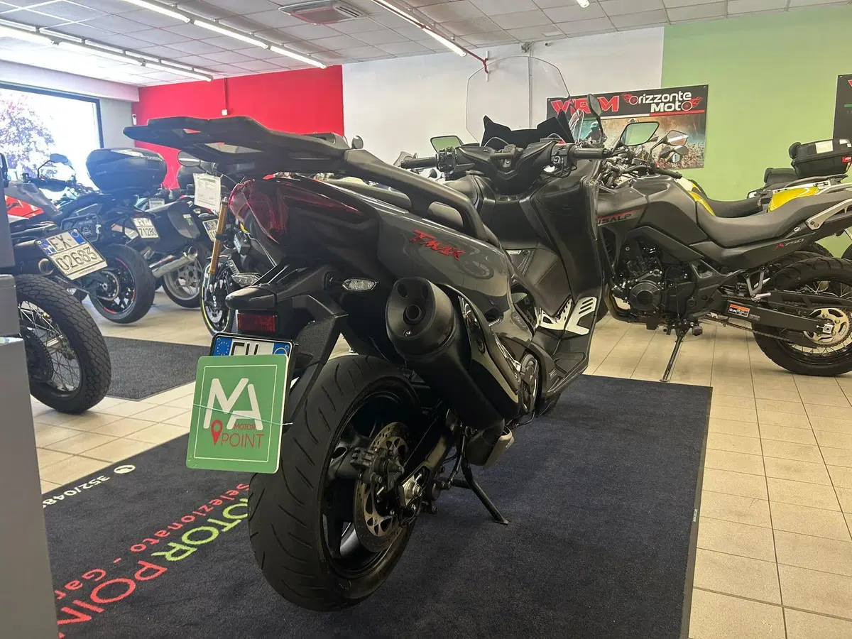 Yamaha T-Max 560 (2020 - 21) (4)