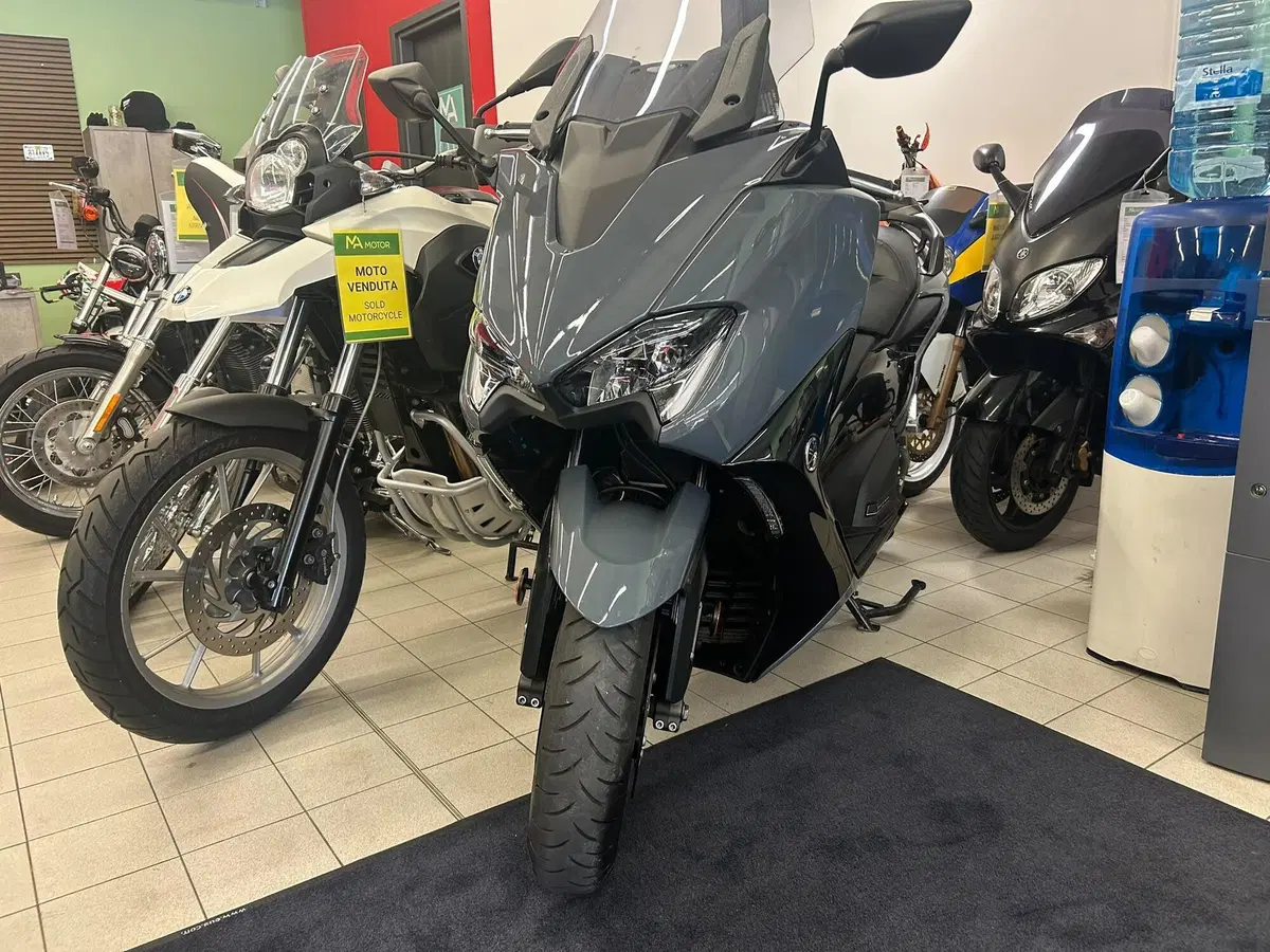 Yamaha T-Max 560 (2020 - 21) (5)