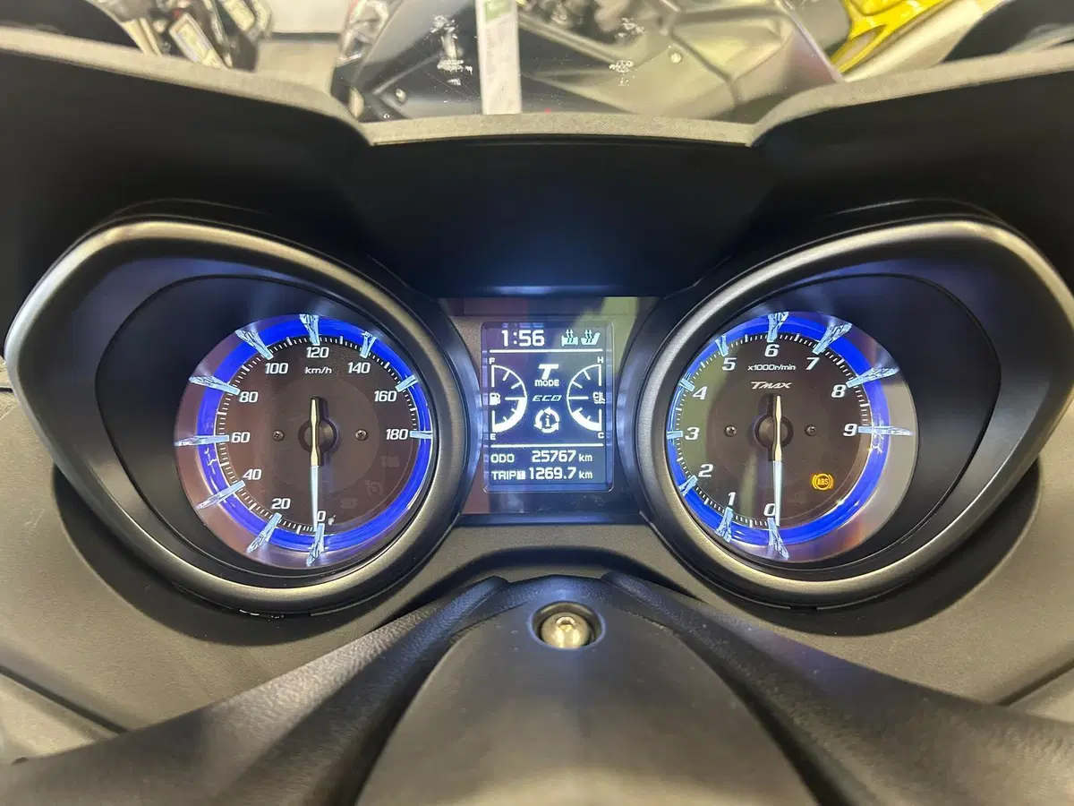 Yamaha T-Max 560 (2020 - 21) (6)