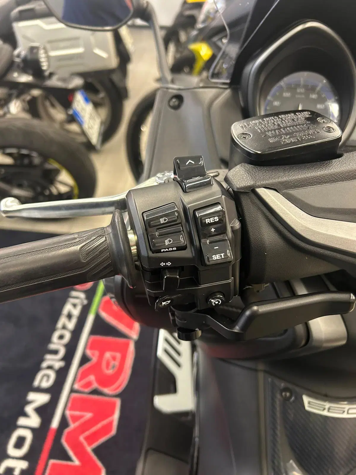 Yamaha T-Max 560 (2020 - 21) (8)