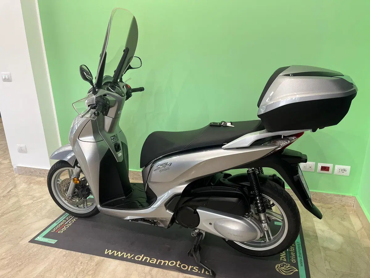 Honda SH 300 i ABS (2016 - 20) (3)