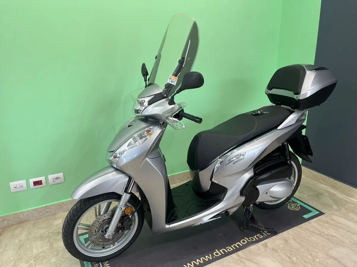 Honda SH 300 i ABS (2016 - 20) (9)