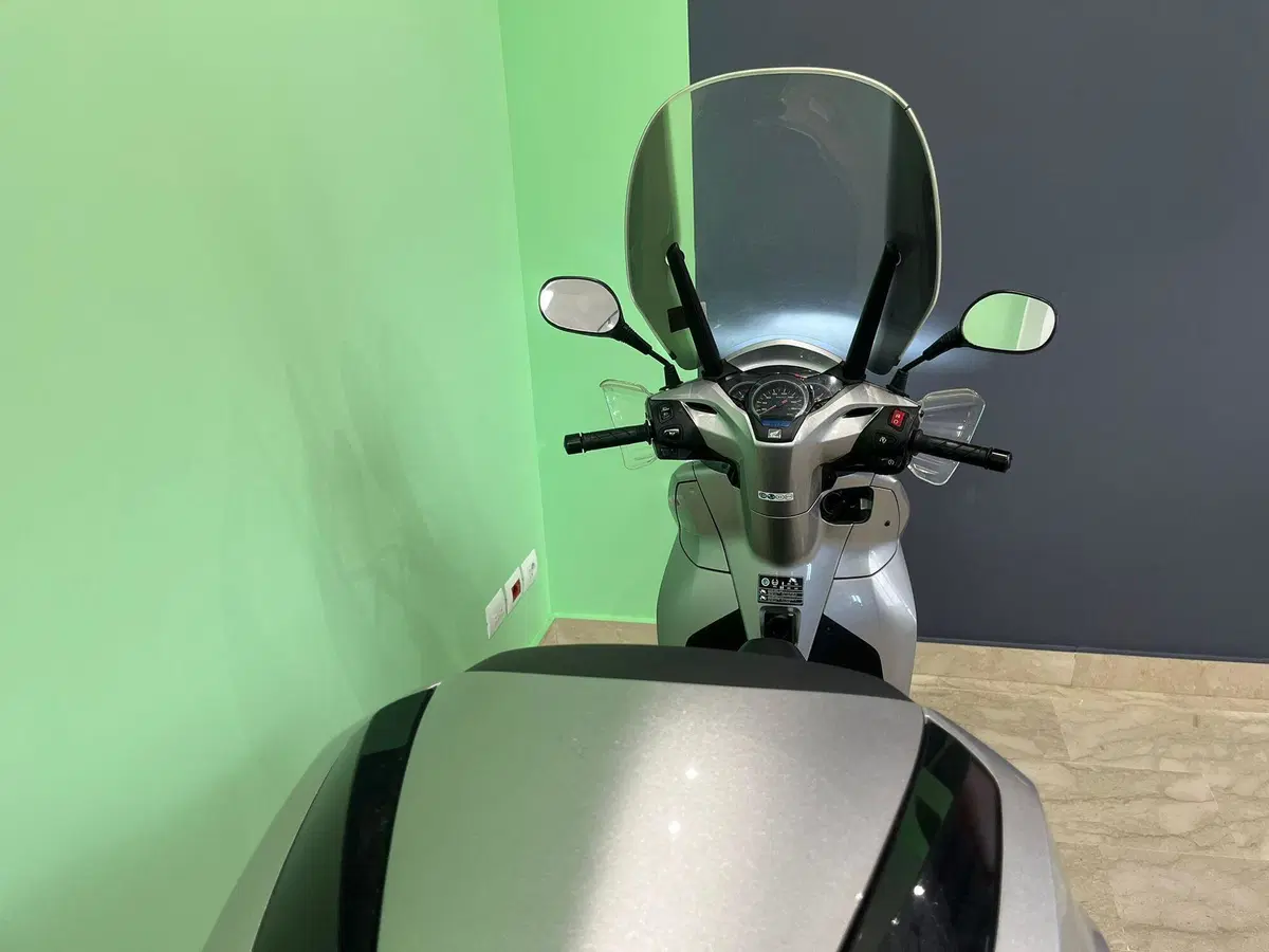 Honda SH 300 i ABS (2016 - 20) (10)