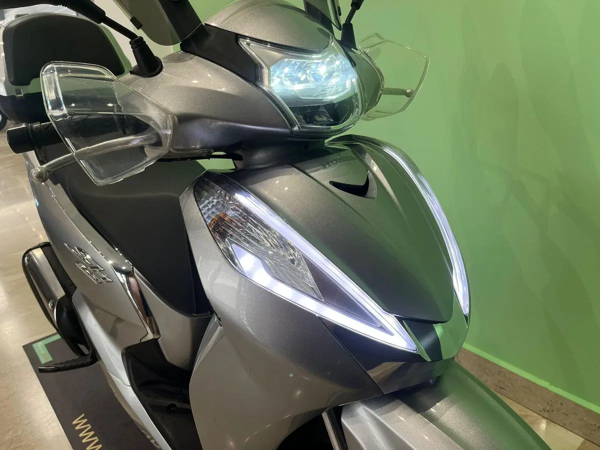 Honda SH 300 i ABS (2016 - 20) (11)