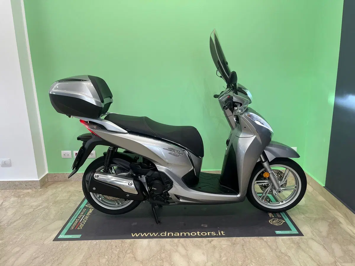 Honda SH 300 i ABS (2016 - 20) (14)