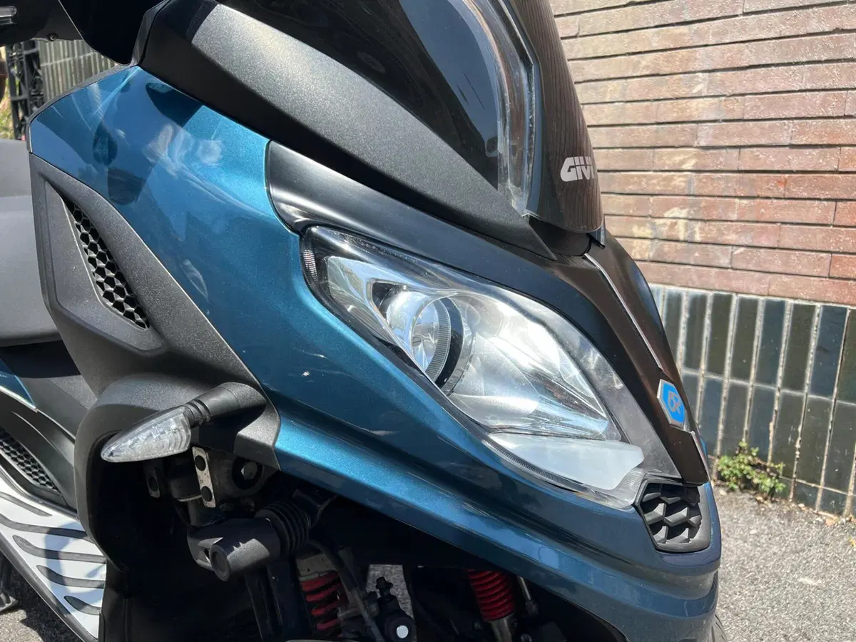 Piaggio MP3 300 Sport ABS Hpe (2021 - 24) (4)