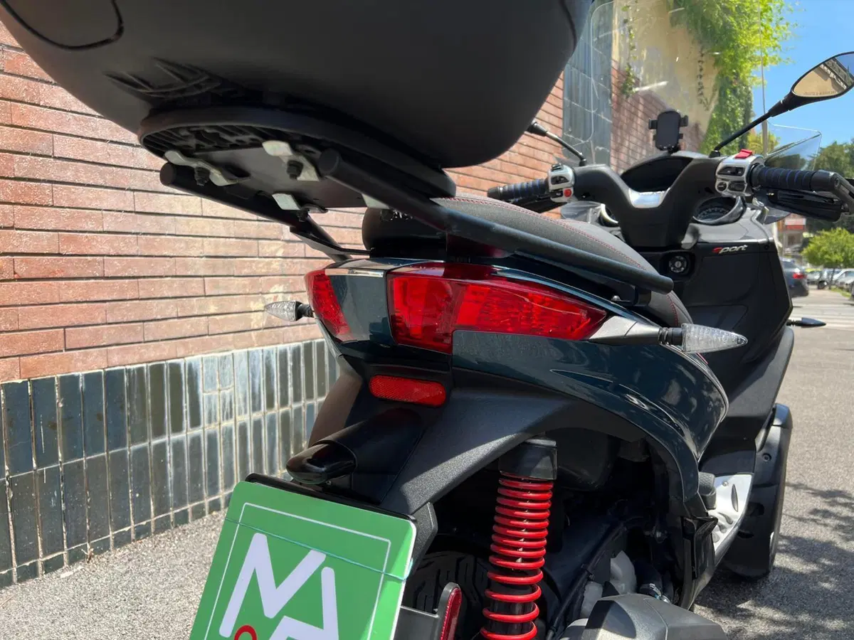 Piaggio MP3 300 Sport ABS Hpe (2021 - 24) (12)