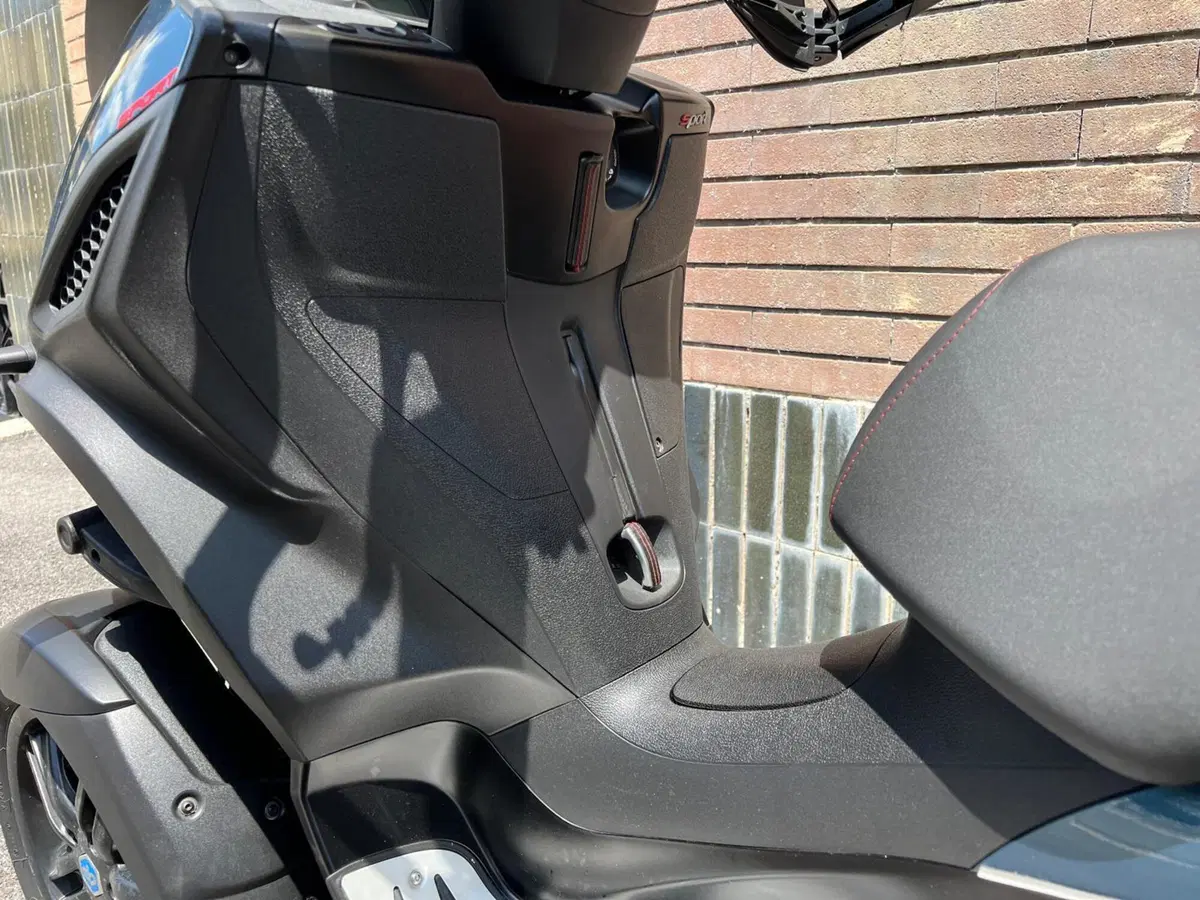 Piaggio MP3 300 Sport ABS Hpe (2021 - 24) (16)