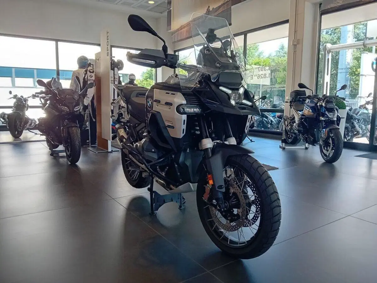 Bmw R 1300 GS Adventure Triple Black (2025 - 26) (3)