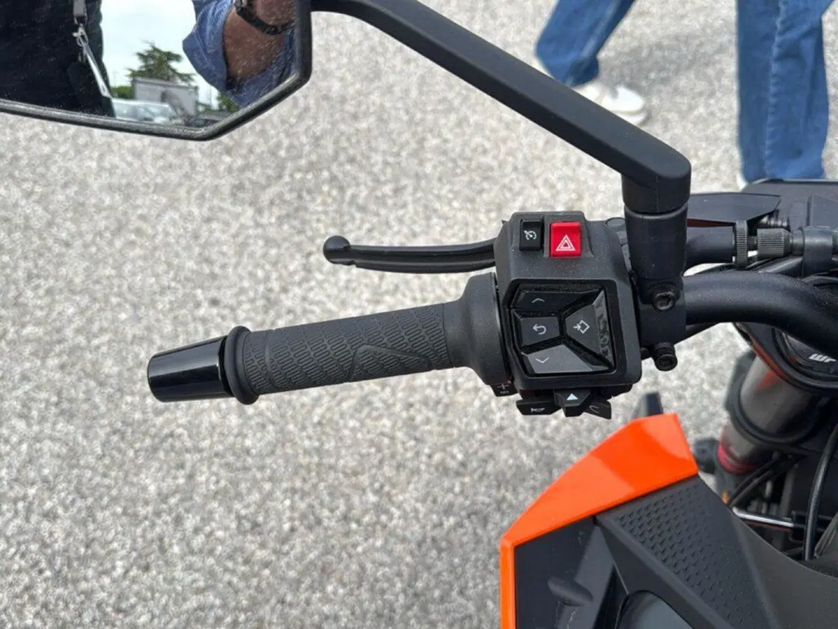 KTM 990 Duke (2024 - 26) (8)