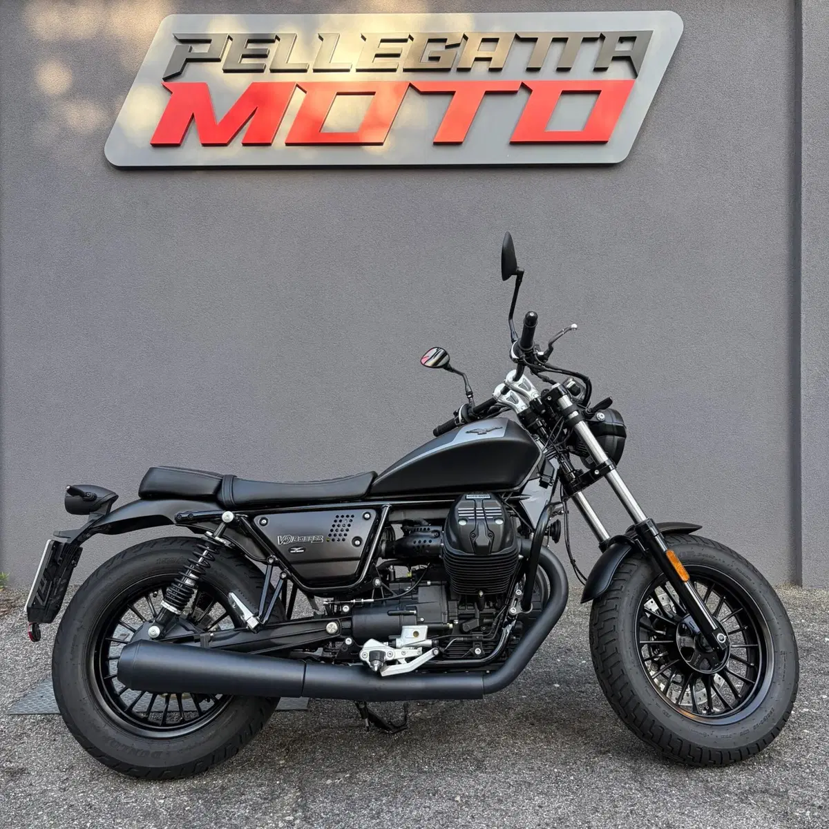 Moto Guzzi V9 Bobber (2021 - 25)