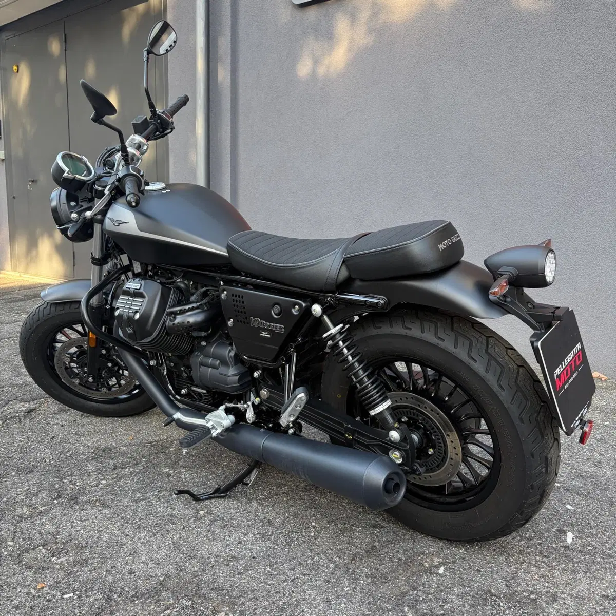 Moto Guzzi V9 Bobber (2021 - 25) (6)