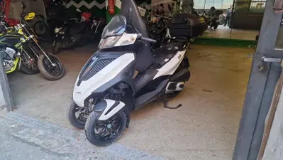 Piaggio Mp3 300 ie Yourban Sport LT (2011 - 16) usata