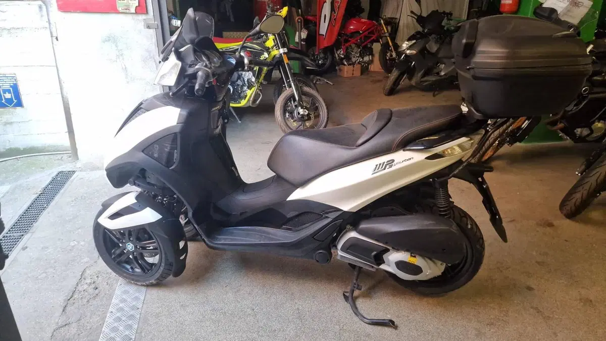 Piaggio Mp3 300 ie Yourban Sport LT (2011 - 16) (3)