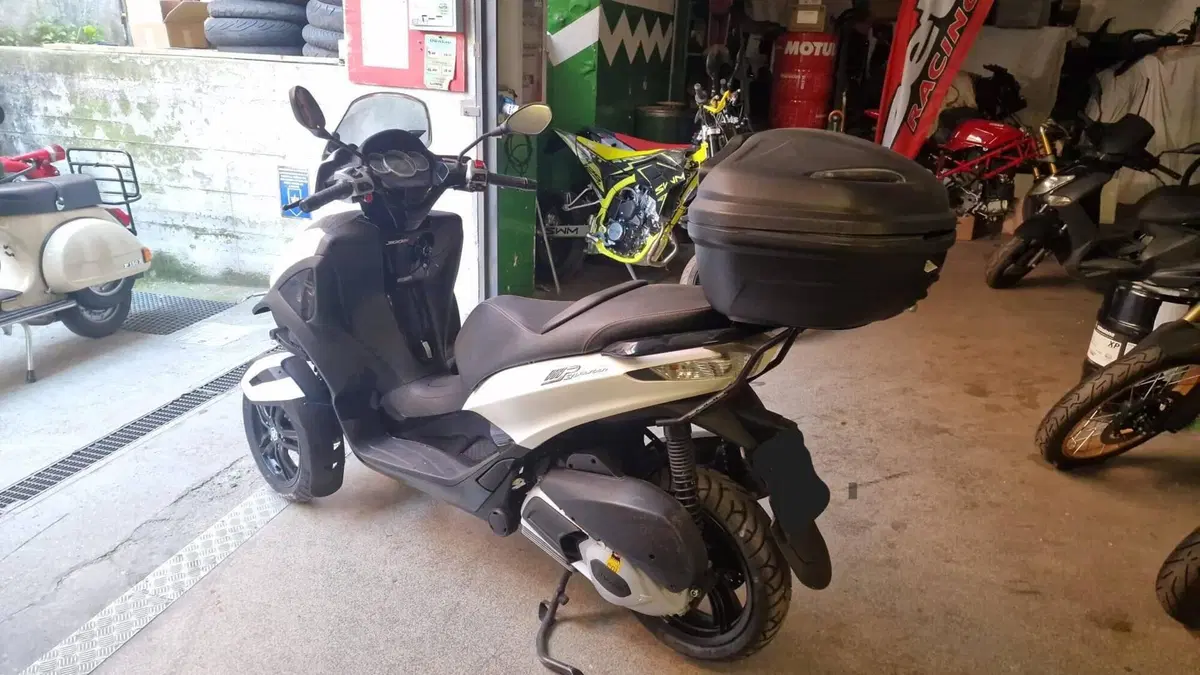 Piaggio Mp3 300 ie Yourban Sport LT (2011 - 16) (4)