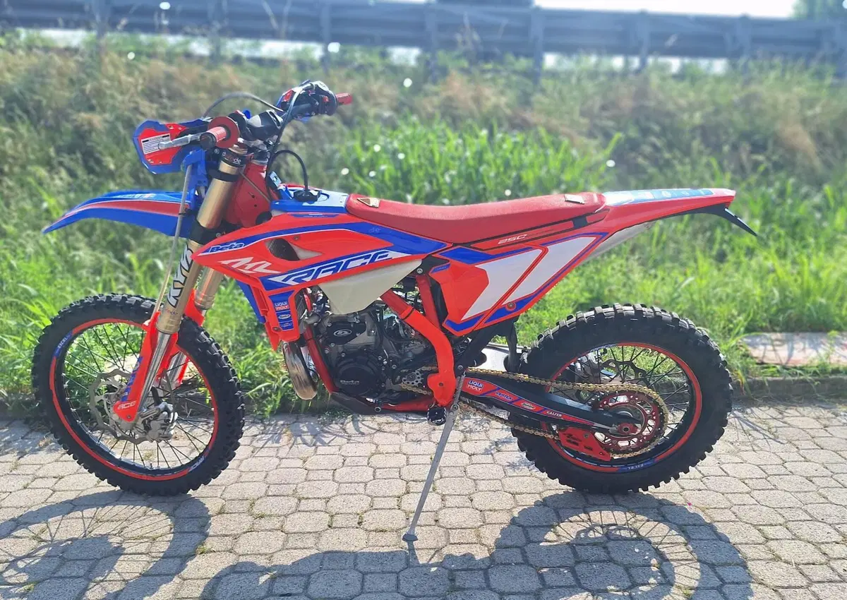 Betamotor RR 250 2T Enduro Race (2025) (4)