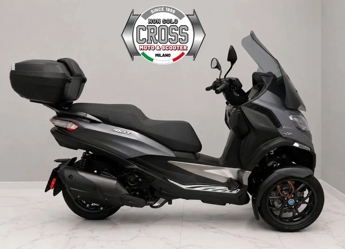 Piaggio MP3 530 Hpe Exclusive (2025 - 26) (4)