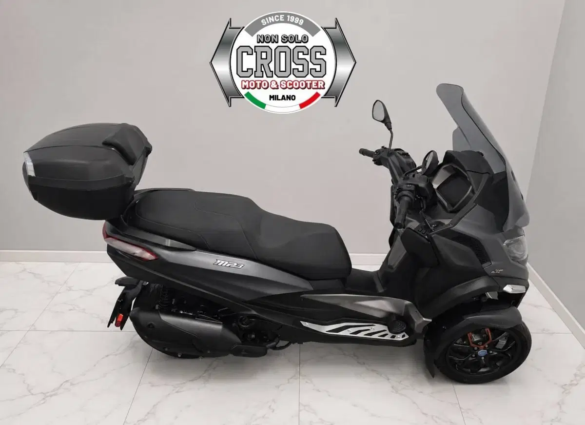 Piaggio MP3 530 Hpe Exclusive (2025 - 26) (9)