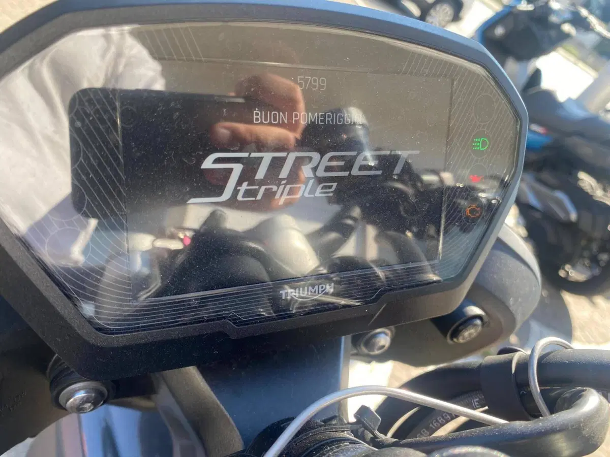 Triumph Street Triple 765 RS (2023 - 26) (3)