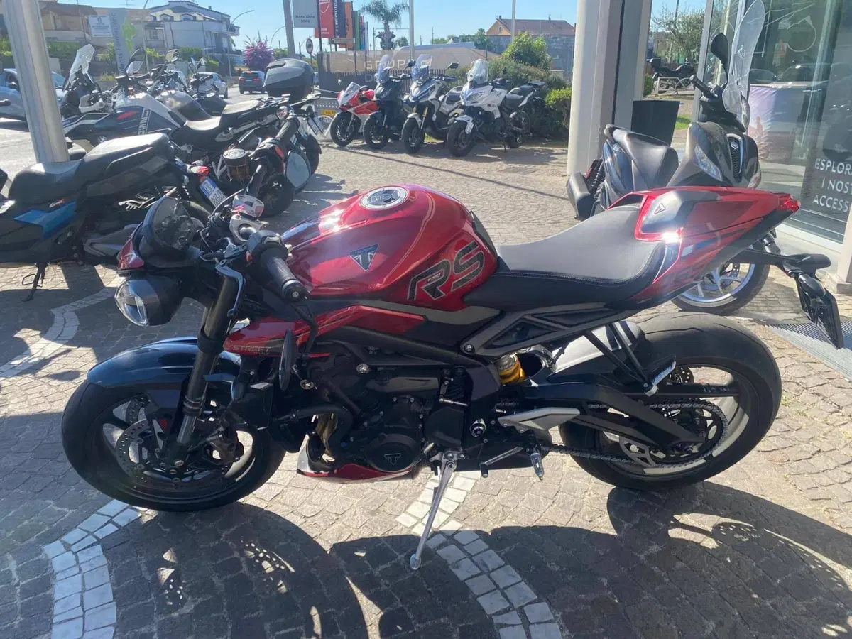 Triumph Street Triple 765 RS (2023 - 26) (2)