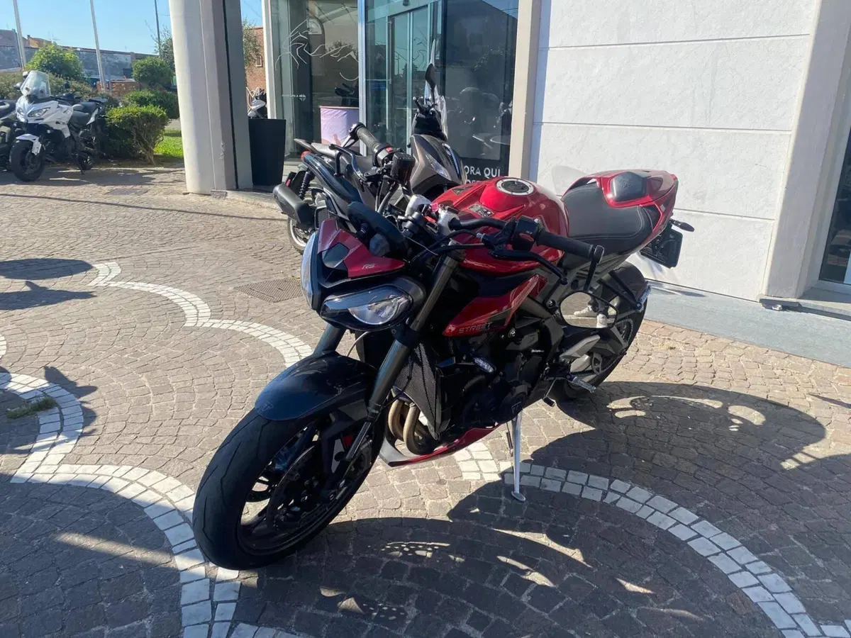 Triumph Street Triple 765 RS (2023 - 26) (4)