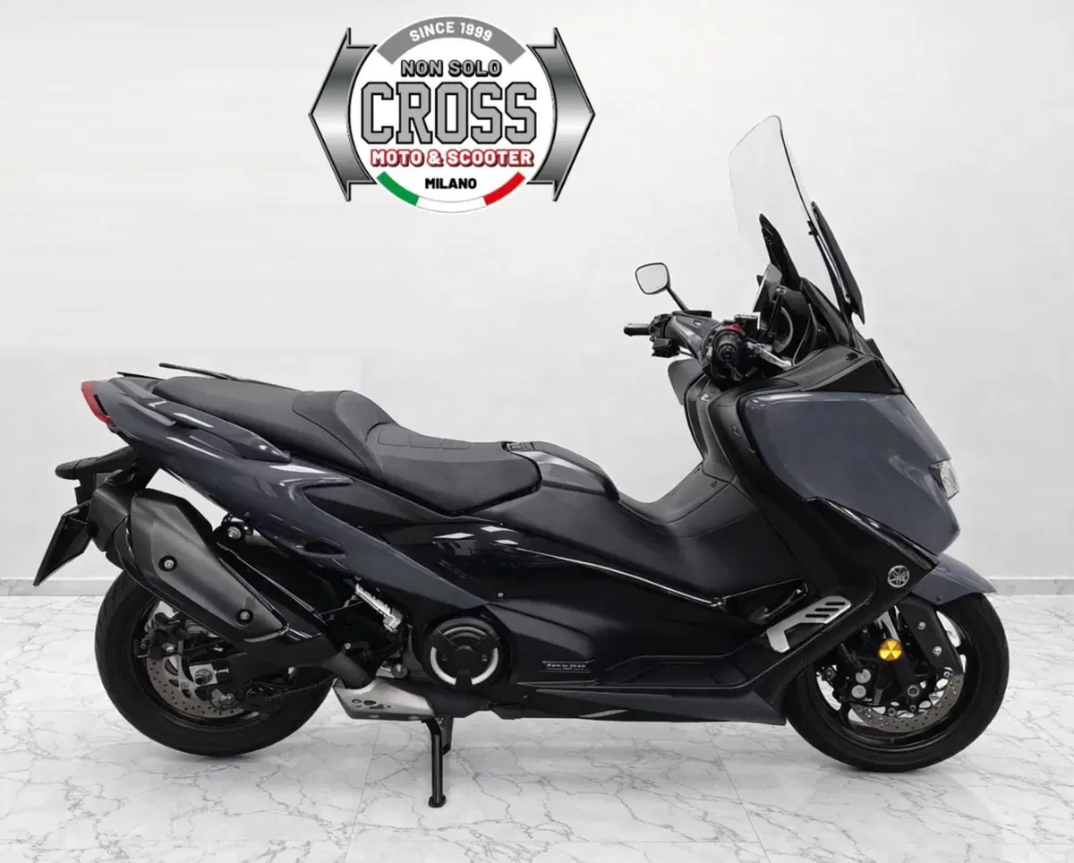 Yamaha T-Max 560 Tech Max (2021) (4)
