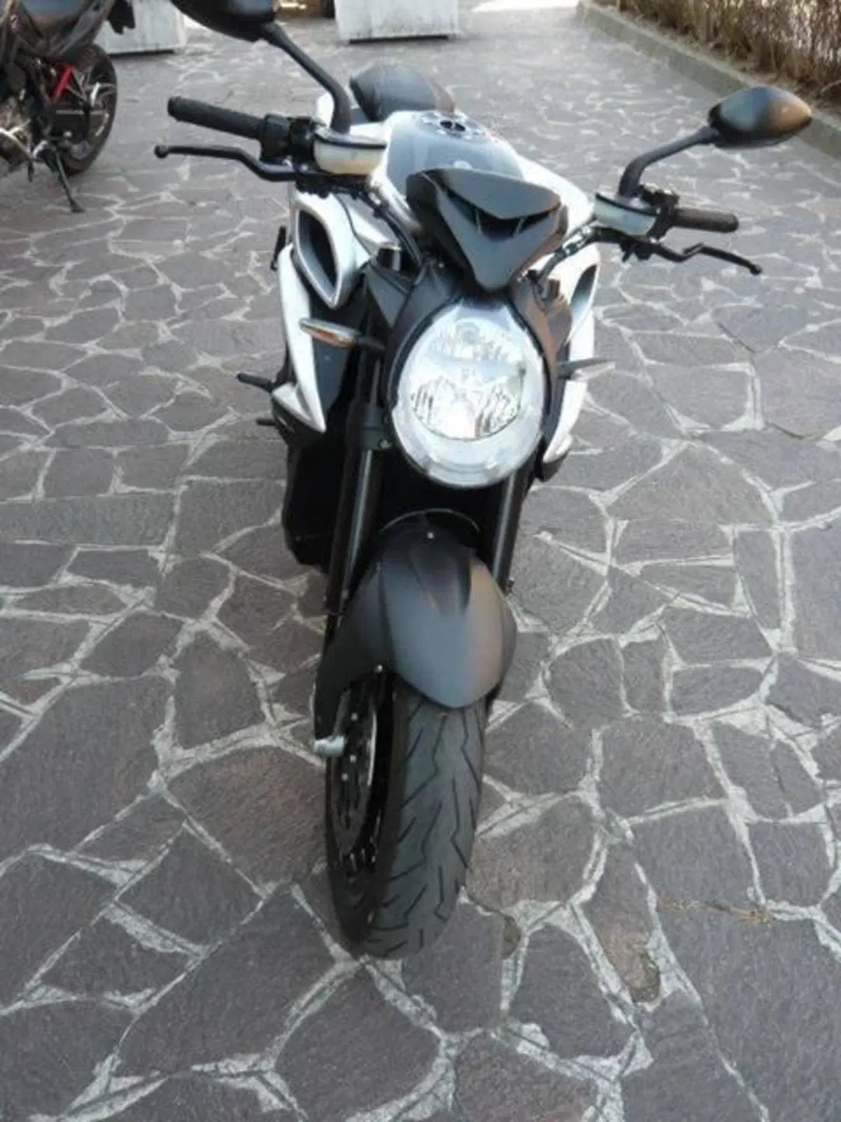 MV Agusta Brutale 800 RR (2021 - 25) (2)
