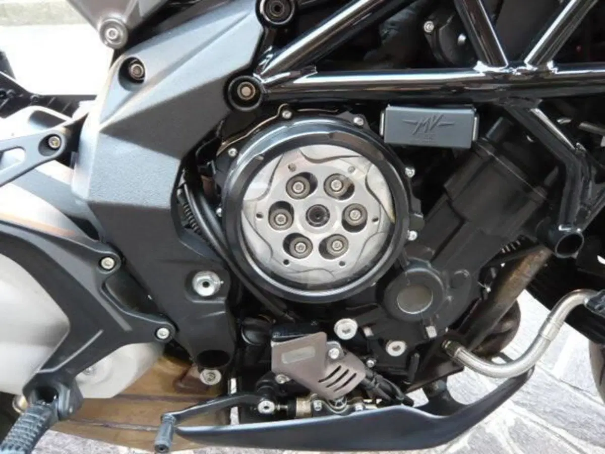 MV Agusta Brutale 800 RR (2021 - 25) (6)