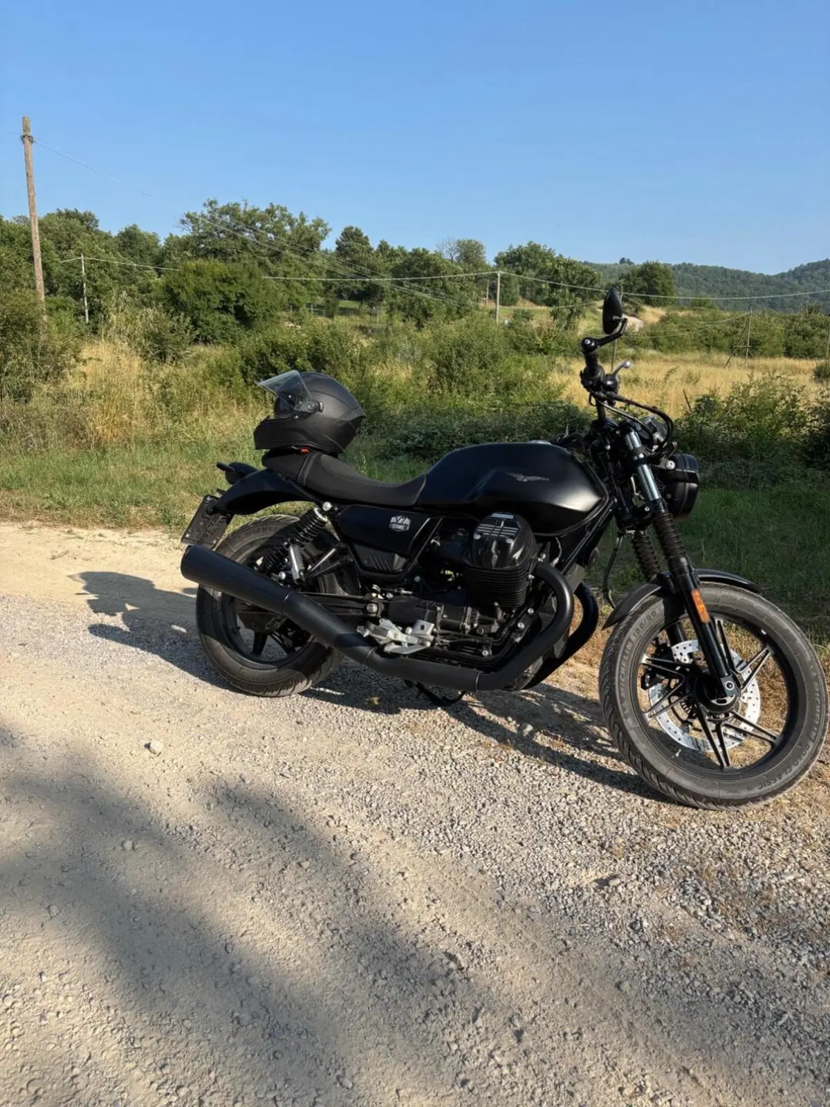 Moto Guzzi V7 Stone (2021 - 24) (9)