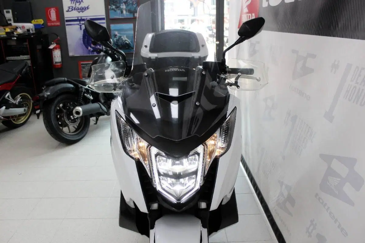 Honda Integra 750 DCT (2016 - 17) (4)