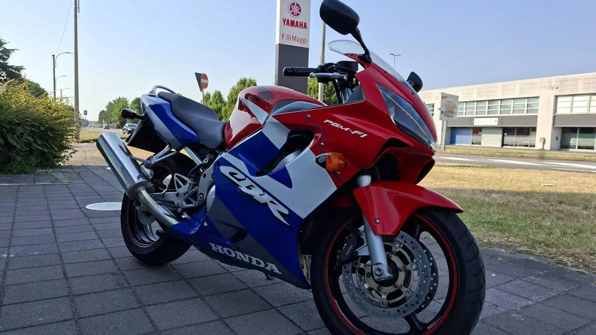 Honda CBR 600 F (2001 - 06) (2)