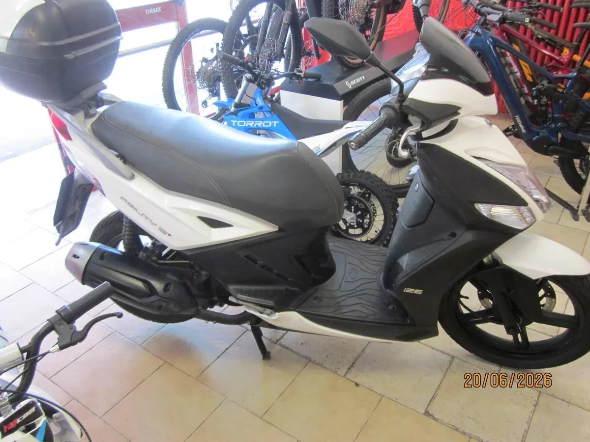 Kymco Agility 125 R16 (2008 - 17) (2)