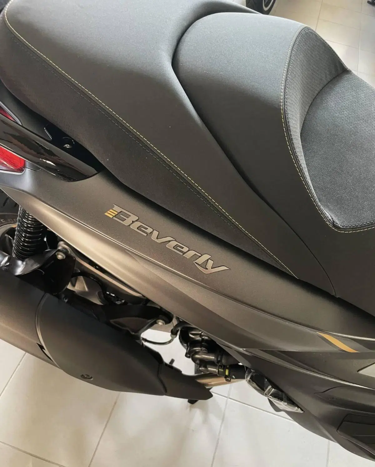 Piaggio Beverly 310 25th Anniversary (2026) (5)