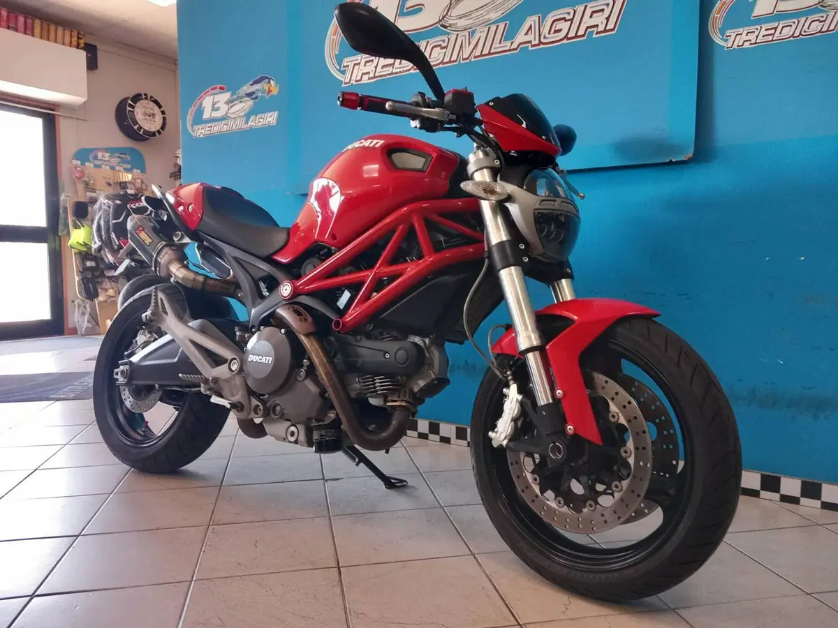 Ducati Monster 696 (2008 - 13) (2)
