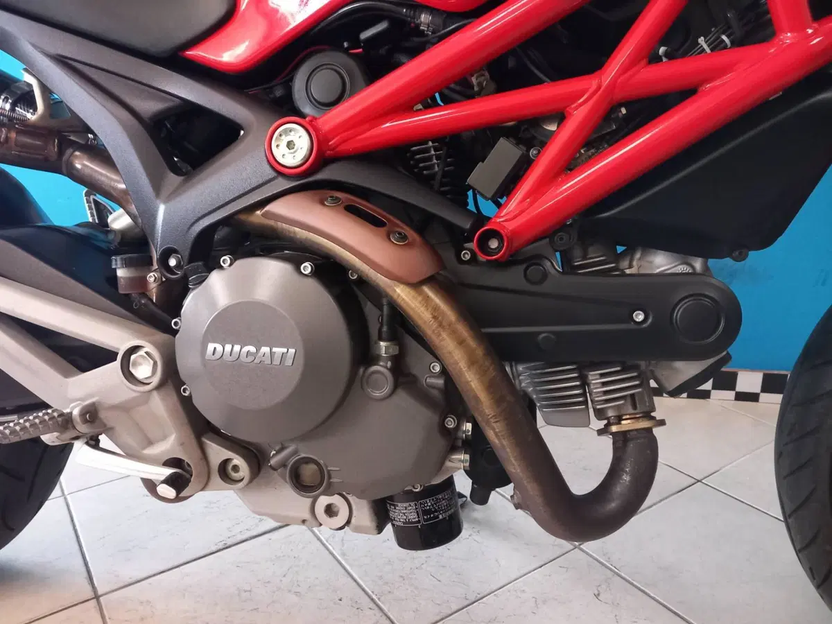 Ducati Monster 696 (2008 - 13) (15)