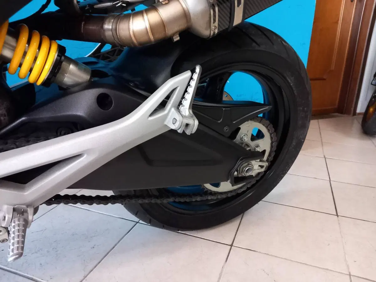 Ducati Monster 696 (2008 - 13) (11)